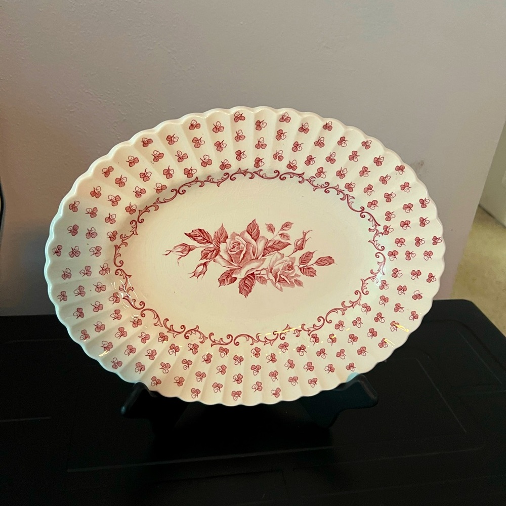 J & G Meakin Classic Chantilly hand engraving English Ironstone vintage plater